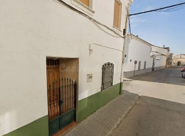SE VENDE piso OKUPADO en C Los Molinos de Socuéllamos (Ciud