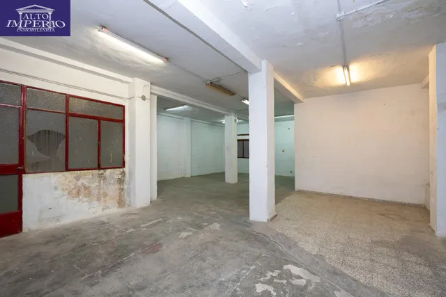 ¡Oportunidad Única en Angel Barrios! Local de 147m2 por solo 190.000€ — 10