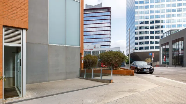 Parking 12m² en alquiler - Zona Franca — 6