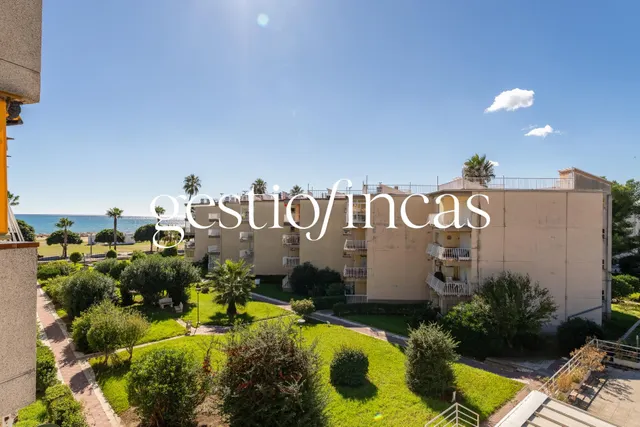 ¡Vive junto al mar en una de las zonas más privilegiadas de Cambrils! Piso con terraza y parking a pocos pasos de la playa de la Llosa en Cambrils — 25