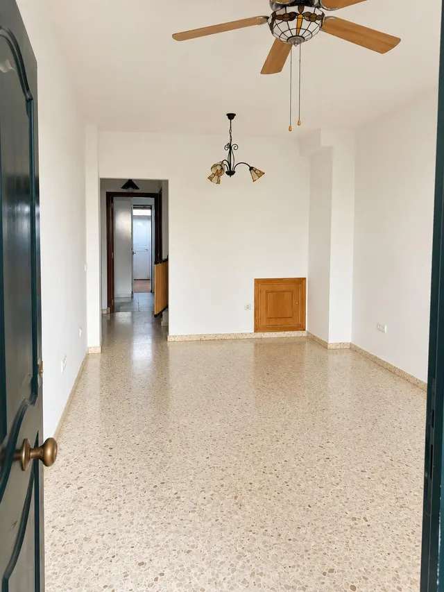 Una casa con espacio para disfrutar dentro y fuera - foto 3