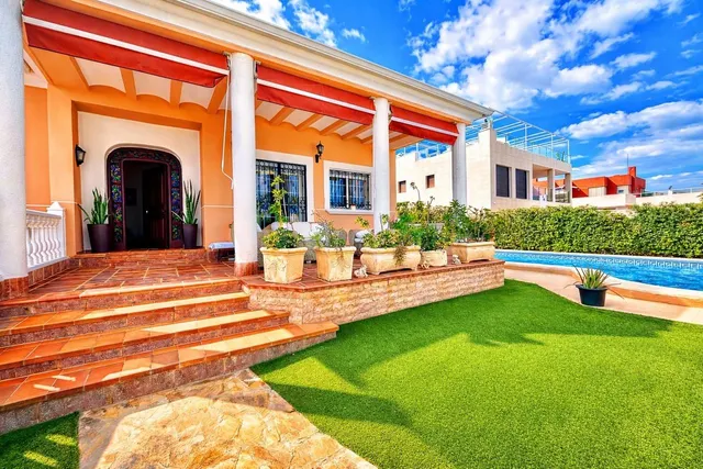 Villa 6 habitaciones 440m² en venta - Los Europeos — 2