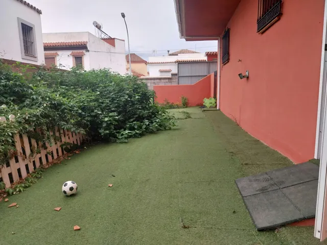 Se vende chalet en una sola planta cuatro habitaciones en Algeciras — 31