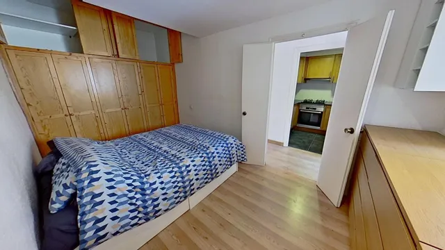Ático luminoso de 2hab. con terraza de 20m2 — 25
