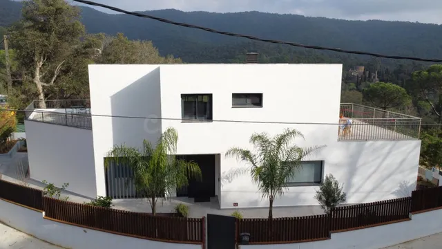 Vivienda unifamiliar aislada en Mas Pere de Calonge - foto 3