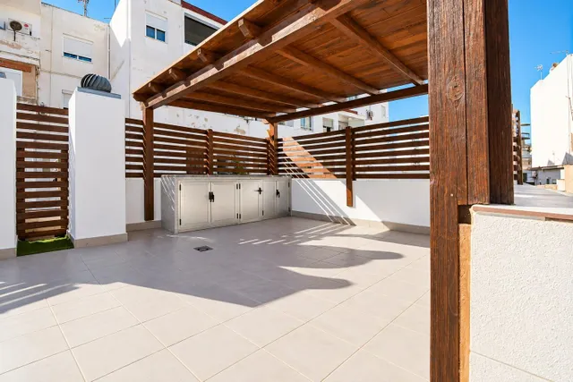 Vivienda en dos alturas con terraza privada y pérgola en Alaquàs — 28