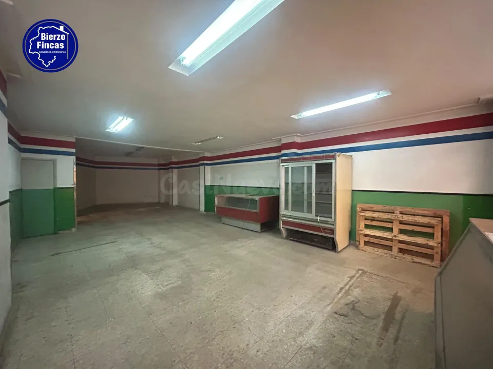Se vende local en zona alta de Ponferrada