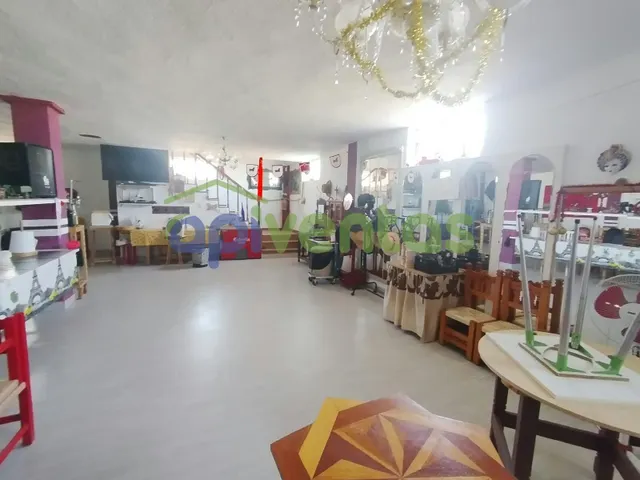Casa vallada de 3 plantas — 28