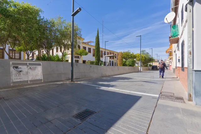 Piso en el centro de Armilla con patio privado de 66m — 31