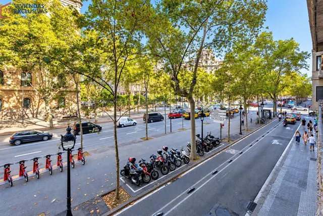 PLANTA NOBLE  DEL EIXAMPLE AL LADO DE PASEO DE GRACIA — 26