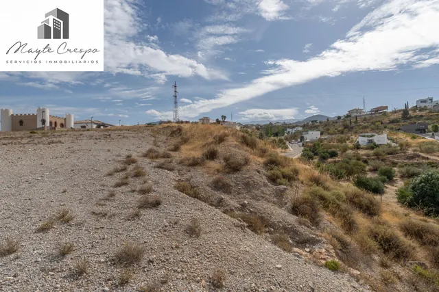 Terreno urbano de 750 m2 en Altos de La Zubia. Parcela 17, manzana M — 35