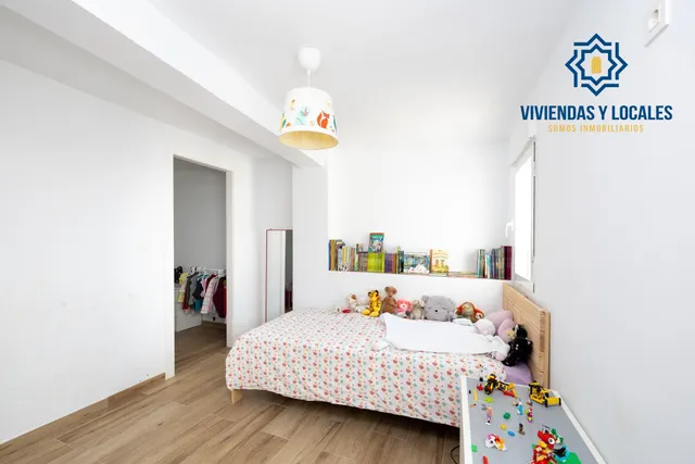 ¡Tu hogar soñado te espera en esta espectacular casa reformada! — 21