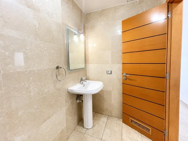 Vistas al mar, balcón y suite principal en León y Castillo — 25