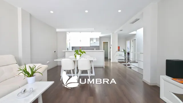 CASA UNIFAMILIAR CON PISCINA PRIVADA, GARAJE Y 3 DORMITORIOS - foto 2