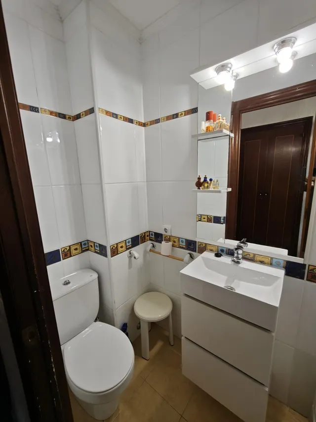 Amplia vivienda de 159 m2 con vistas panorámicas a los dos castillos de Alicante y plaza de garaje — 20