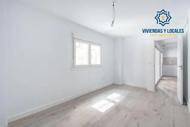 Piso reformado en Avenida Barcelona — 14
