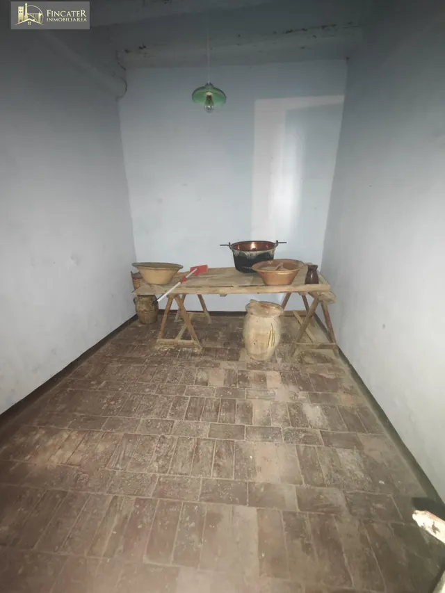 CASA EN CELLA — 15