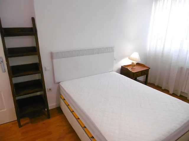 VIVIENDA DE 2 DORMITORIOS TOTALMENTE AMUEBLADA Y EQUIPADA — 24