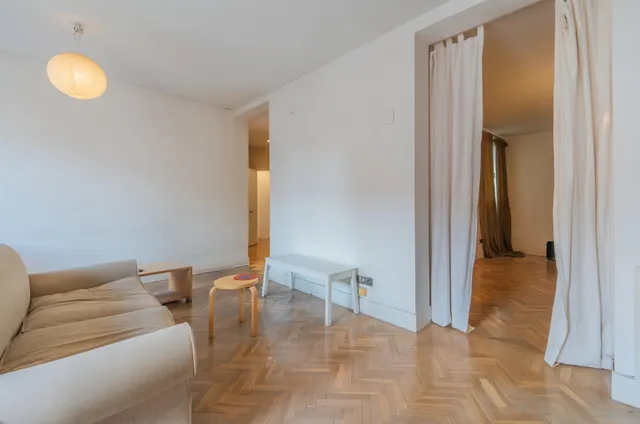Piso  Ideal Para Reformar  Calle San Lorenzo — 30