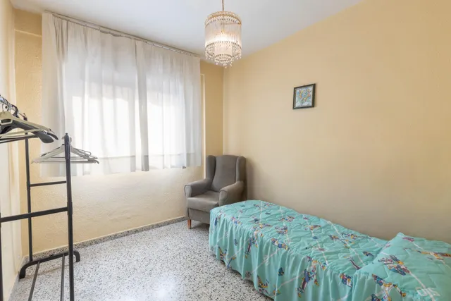 Piso 3 habitaciones en Calle Santa Margarita, junto Cmno. Bajo de Huétor — 17