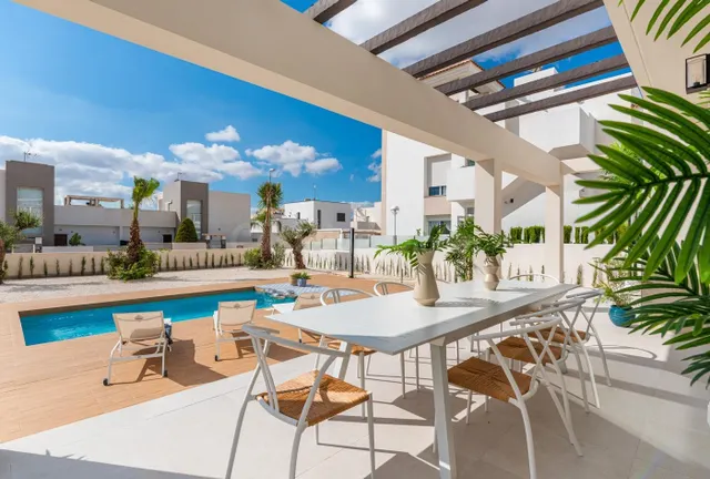 ¡¡LLAVE EN MANO!! PRECIOSA VILLA DE OBRA NUEVA EN CIUDAD QUE - foto 5