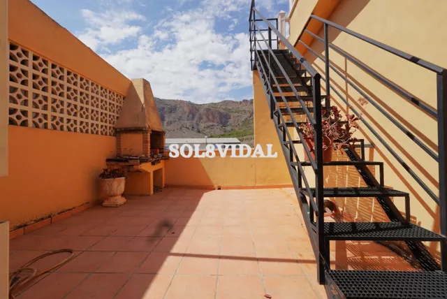 SOL8VIDAL VENDE CASA CON PARCELA — 49