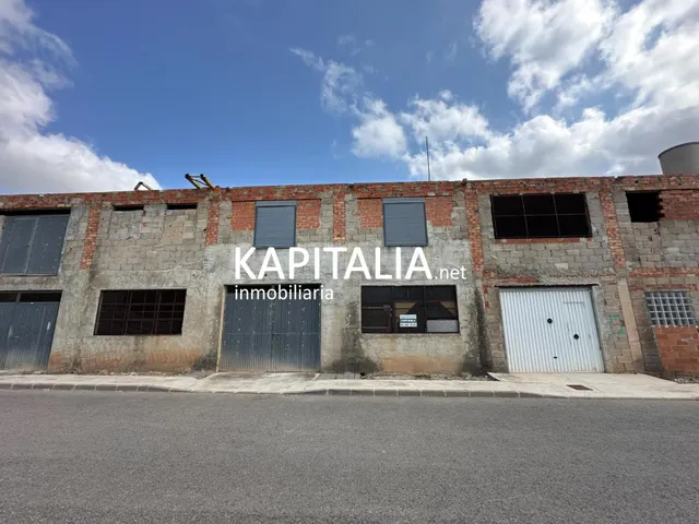 Casa y solar en VENTA en Sellent con posibilidad de crear 2  - foto 2