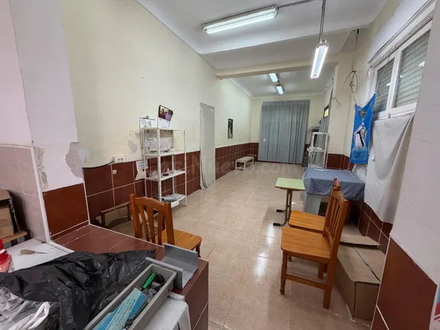 CASA DE 2 PLANTAS DE 4 habitaciones Y 1 BAÑO - ZONA ALMORADI - — 3