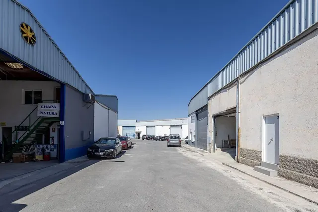 NAVE INDUSTRIAL EN POL. ASEGRA, PELIGROS. — 14