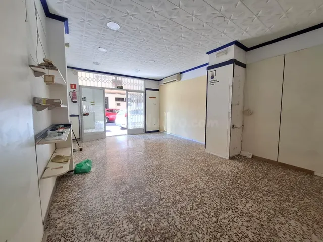 LOCAL COMERCIAL CON MUCHAS POSIBILIDADES EN EL CORAZÓN DE VI - foto 4