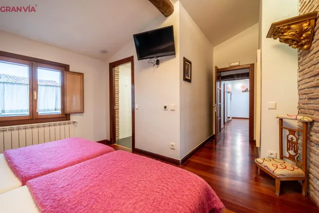 Preciosa casa a la venta en Sojuela — 36