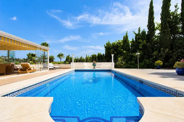 Villa 4 habitaciones 213m² en venta - Elviria - foto 2