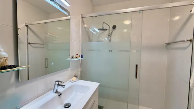 EXCLUSIVA CASA TIPO DÚPLEX TOTALMENTE REFORMADA EN CABEZO DE TORRES. — 25