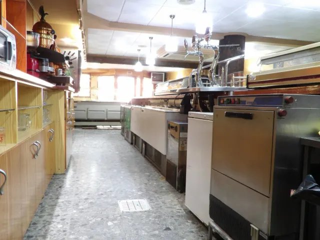 ¿LO TUYO ES LA HOSTELERÍA..?, ESTE ES TU LOCAL - POSIBILIDAD DE OPCIÓN COMPRA — 25