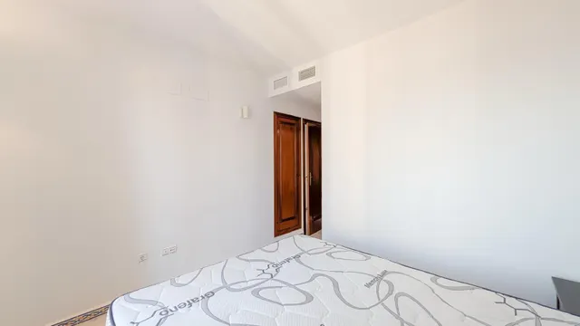 PLANTA 13 CON VISTAS AL MAR EN TORREVIEJA — 25