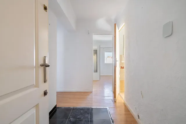 Piso en Venta en Ciudad Jardín, Almería - Oportunidad Única — 11