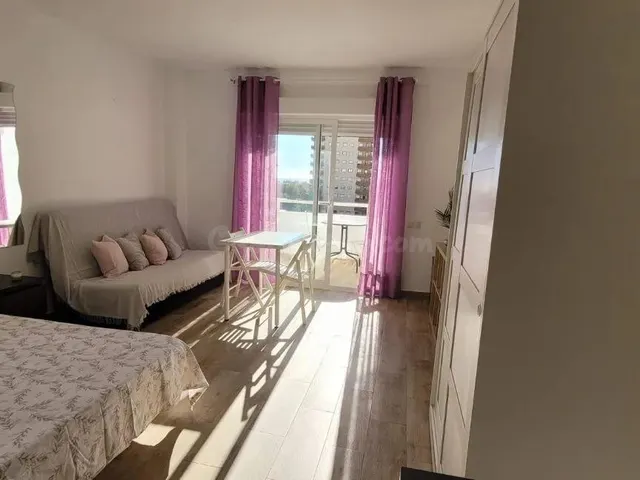 Piso de larga temporada en Aguadulce - foto 2