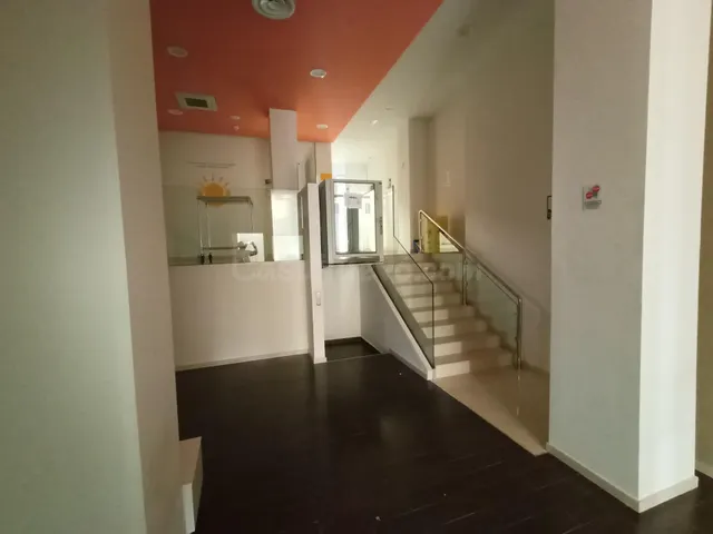 LOCAL COMERCIAL ACONDICIONADO PARA CLÍNICA EN CALLE CONSTANT - foto 4