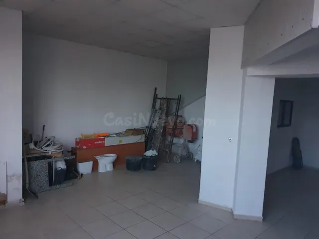 SE VENDE LOCAL COMERCIAL DIVIDIDO EN 3 LOCALES, UNO DE ELLOS - foto 5