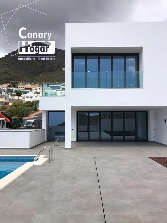 Se vende preciosa Villa  Roque del Conde para estrenar — 28