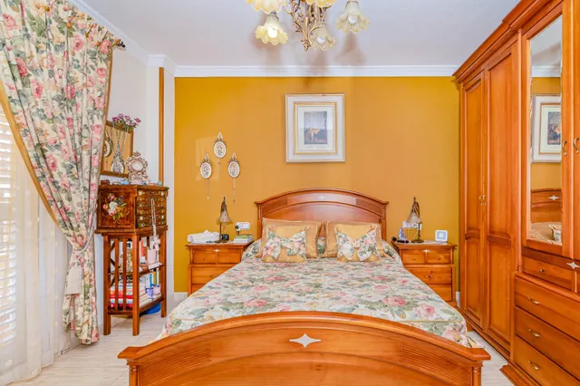 Fantástica casa adosada con gran patio, sótano habitable y excelente luminosidad !! — 26