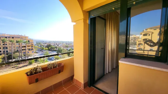 Amplio apartamento de tres dormitorios con vistas panorámicas en Nueva Alcántara. — 19