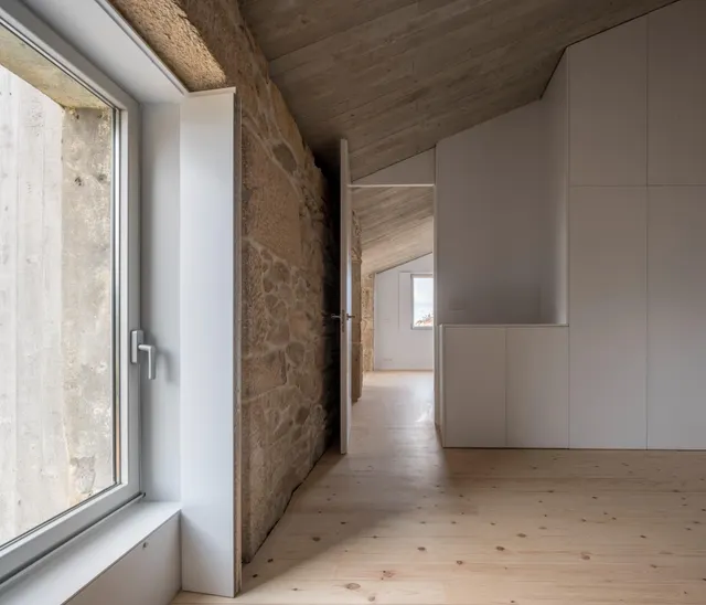 CONJUNTO ARQUITECTÓNICO REFORMADO EN PLENA RIA DE MUROS CON VARIOS PREMIOS DE ARQUITECTURA — 46