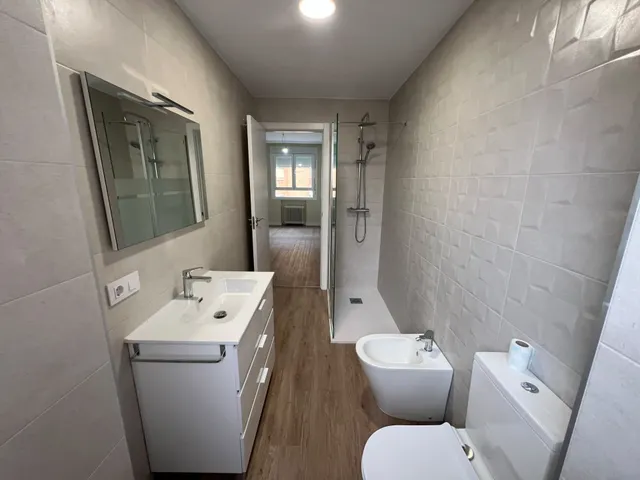 Piso recién reformado con garaje en el centro de Cáceres — 21
