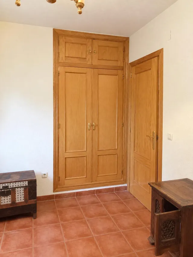 Chalet independiente de una sola planta con parcela llana de 955 m2 en una de las mejores zonas de la urbanización Nueva Sierra. — 22