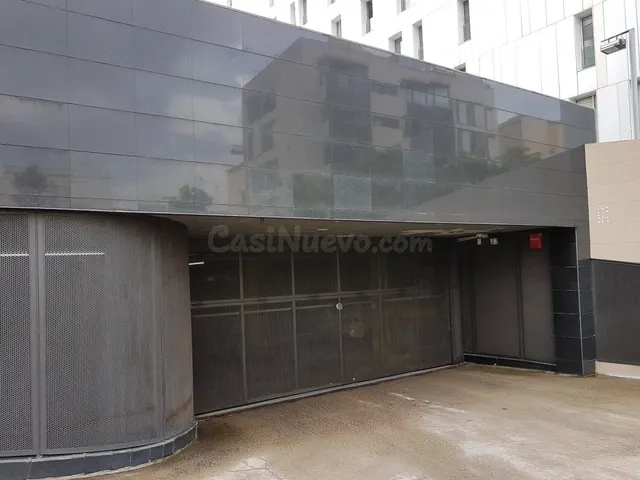 PLAZAS DE APARCAMIENTO, EN VENTA FRENTE AL MAR.......