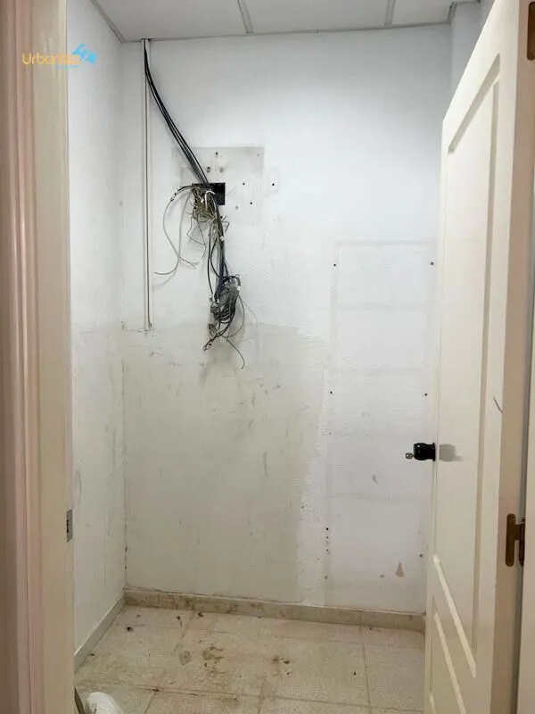 LOCAL ACONDICIONADO EN BARRIADA DE LLERA CON MUCHAS POSIBILIDADES — 24