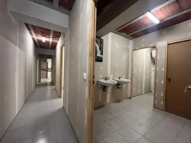 Oportunidad Local de 132m2 en Set Camins por 108.000€. — 4