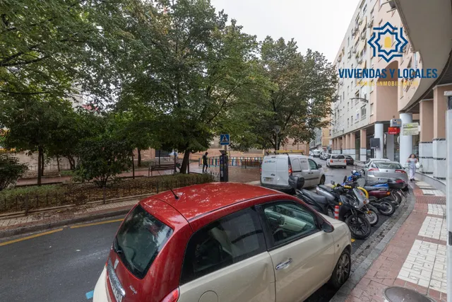 Local comercial en venta en calle agustina de aragón — 21