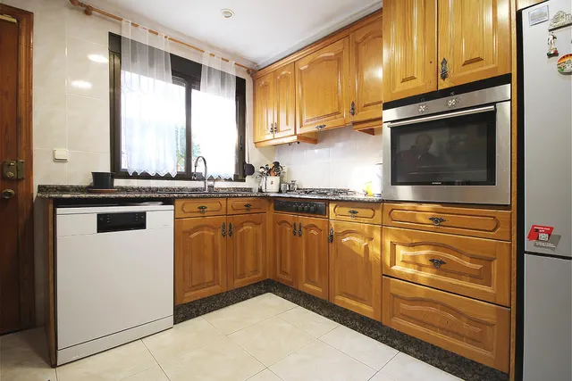 AMPLIO CHALET INDEPENDIENTE EN VENTA EN SIERRA PERENCHIZA — 16
